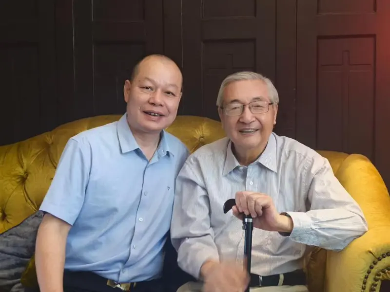 Stretnutie s akademikom CAS Xu Zhihong s cieľom preskúmať technológiu biomanufacturing Anoectochilus a získať jeho exkluzívny nápis pre Xinquan Shibawan Ice Snow Anoectochilus